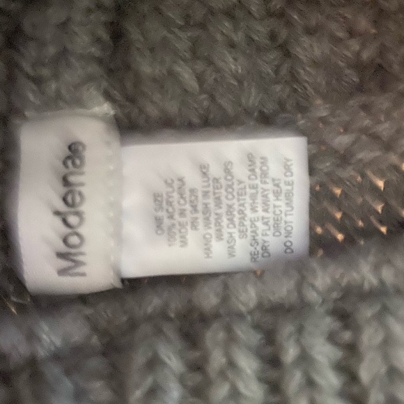 NWT Modena Grey Beanie - Picture 4 of 8